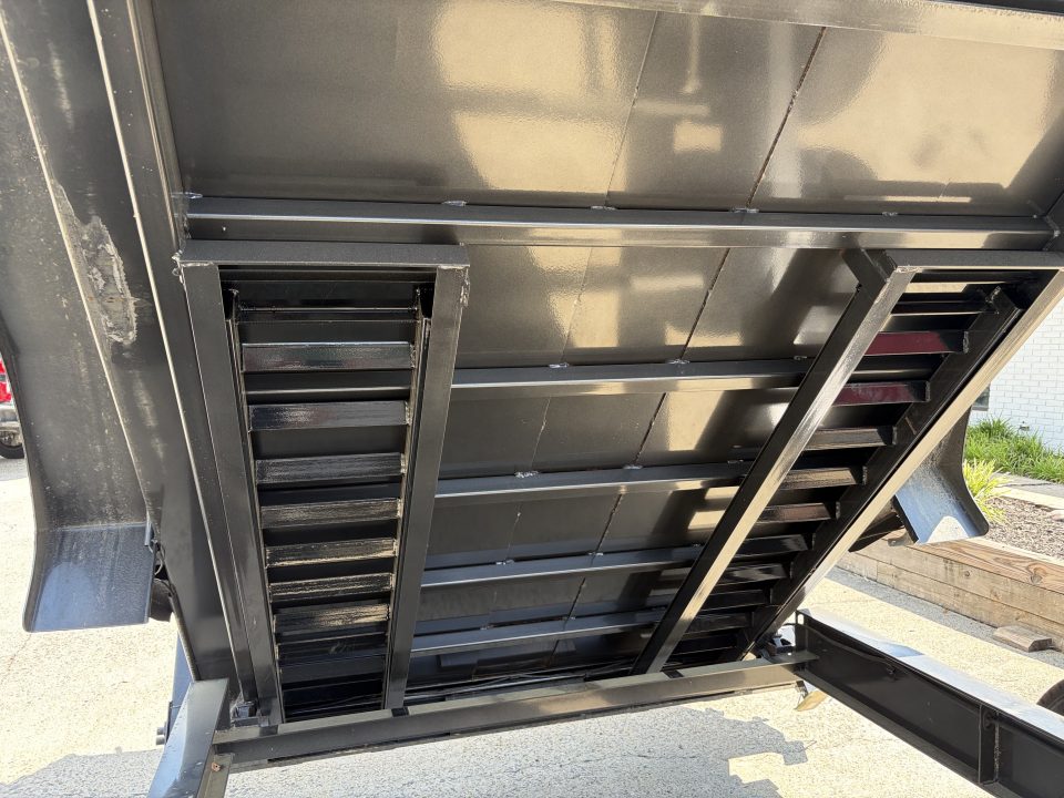Used 2023 Diamond C 81x16' Dump, 33" Sides LPT208 USED