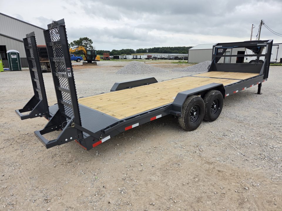 New 2027 Lamar 83X24 TANDEM 14K GOOSENECK EQUIPMENT HAULER W/2' STEEL DOVE & WIDE STANDUP RAMPS