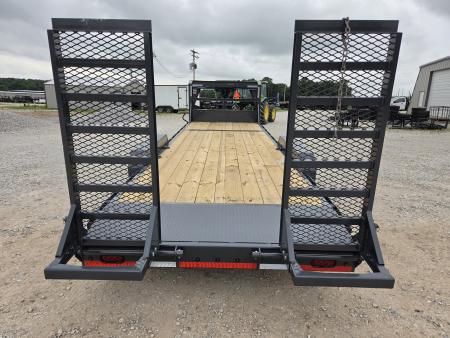 New 2027 Lamar 83X24 TANDEM 14K GOOSENECK EQUIPMENT HAULER W/2' STEEL DOVE & WIDE STANDUP RAMPS