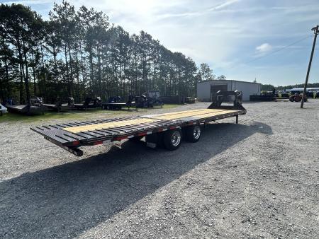New 2026 Diamond C FMAX212 8.5x32 Hydraulic Dovetail - PACESETTER ! Disc Brakes, 12K Axles & MORE