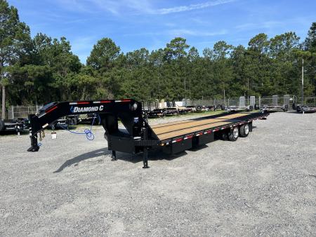 New 2026 Diamond C FMAX212 8.5x32 Hydraulic Dovetail - PACESETTER ! Disc Brakes, 12K Axles & MORE