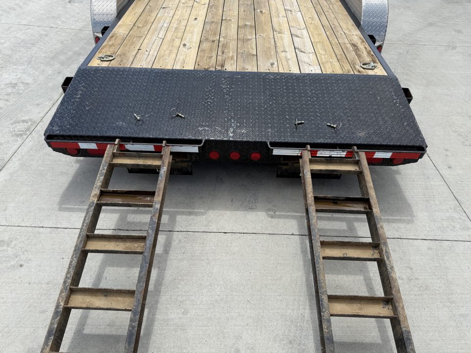 Used 2015 PJ 20’ flatbedTrailer 2-3500 lb axles=10K, dovetail, removable fenders, Rear Slide In Ramps