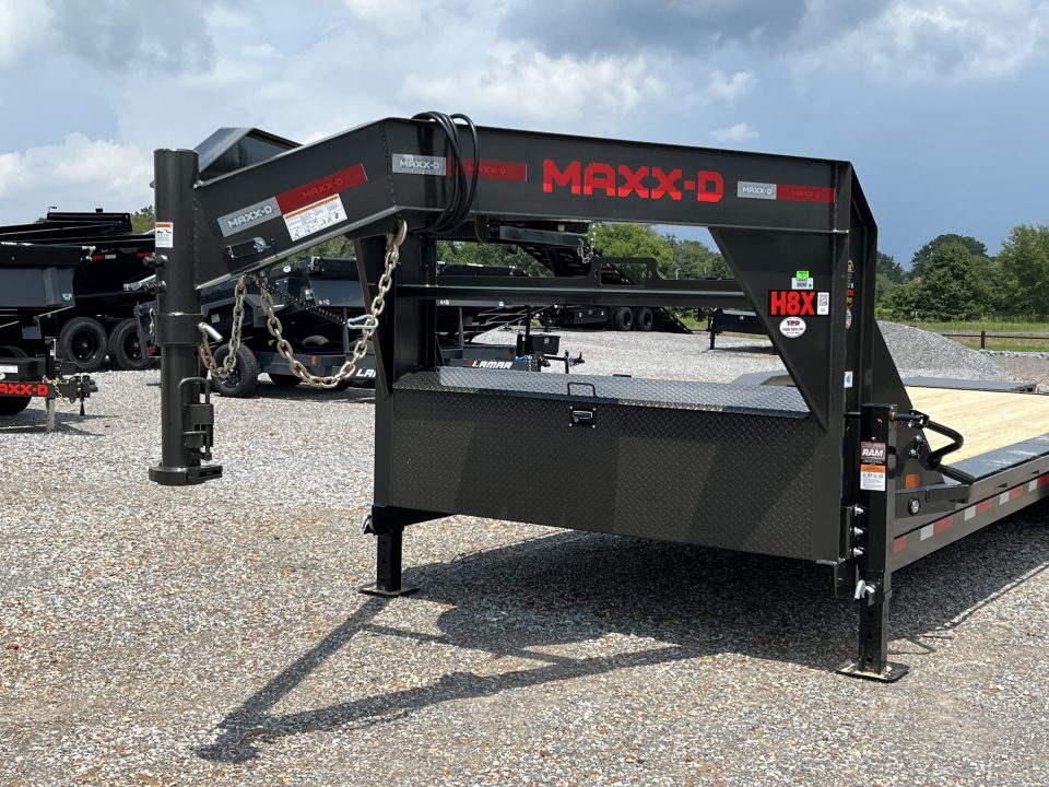New 2027 MAXXD Gooseneck Trailer | 102" x 26' 18K GVWR