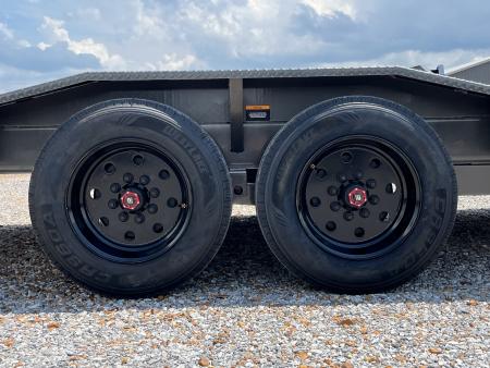 New 2027 MAXXD Gooseneck Trailer | 102" x 26' 18K GVWR