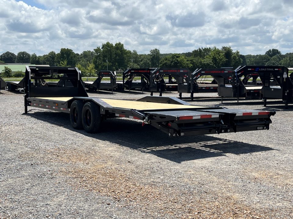 New 2027 MAXXD Gooseneck Trailer | 102" x 32' 18K GVWR