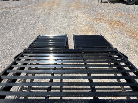 New 2027 MAXXD Gooseneck Trailer | 102" x 32' 18K GVWR