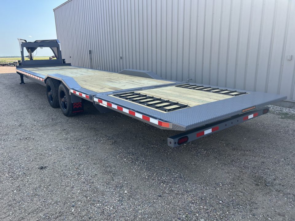 New 2026 Midsota 32' Gooseneck Hydraulic Tail Equipment Trailer