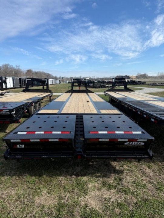 New 2026 PJ Trailers 102" x 32' LD GOOSENECK w/ MONSTER RAMPS Deckover Trailer