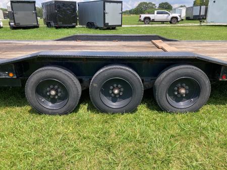 Used 2022 Load Trail 102x40 TRIPLE 21K GN W/ DRIVE OVER FENDERS, 2' DOVE & SLIDE IN RAMPS Car Hauler