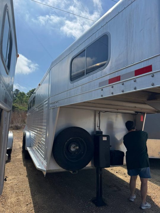 Used 1998 4-Star Trailers 3H WEEKENDER Horse Trailer