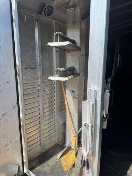 Used 1998 4-Star Trailers 3H WEEKENDER Horse Trailer