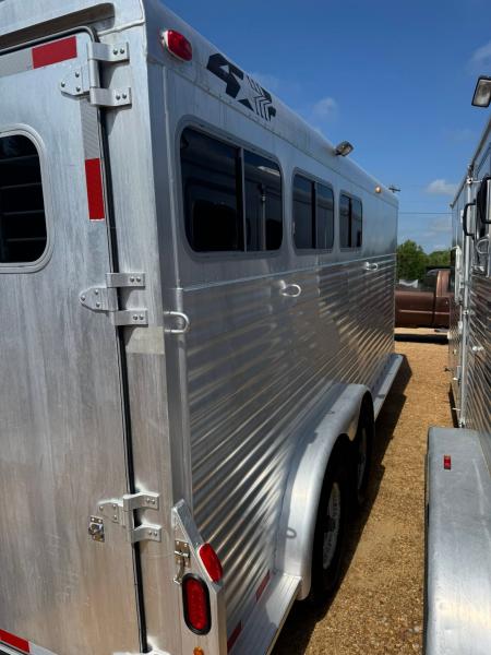 Used 1998 4-Star Trailers 3H WEEKENDER Horse Trailer