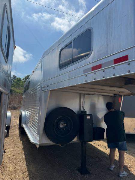 Used 1998 4-Star Trailers 3H WEEKENDER Horse Trailer