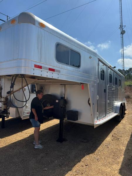 Used 1998 4-Star Trailers 3H WEEKENDER Horse Trailer