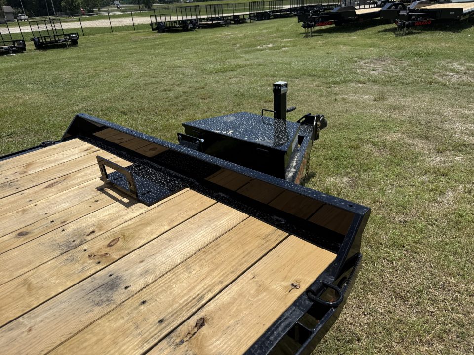 New 2027 MAXX-D C5X8324 Car Hauler
