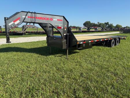New 2027 MAXX-D 102x32 Tandem 25K GN Hydrotail W/12' Tail & Blackwood Runners