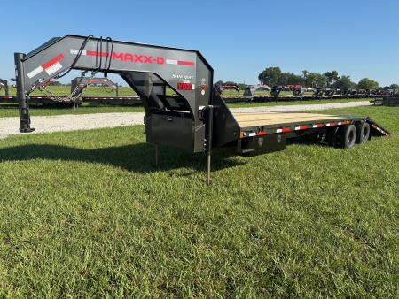 New 2027 MAXX-D 102x32 Tandem 25K GN Hydrotail W/12' Tail & Blackwood Runners