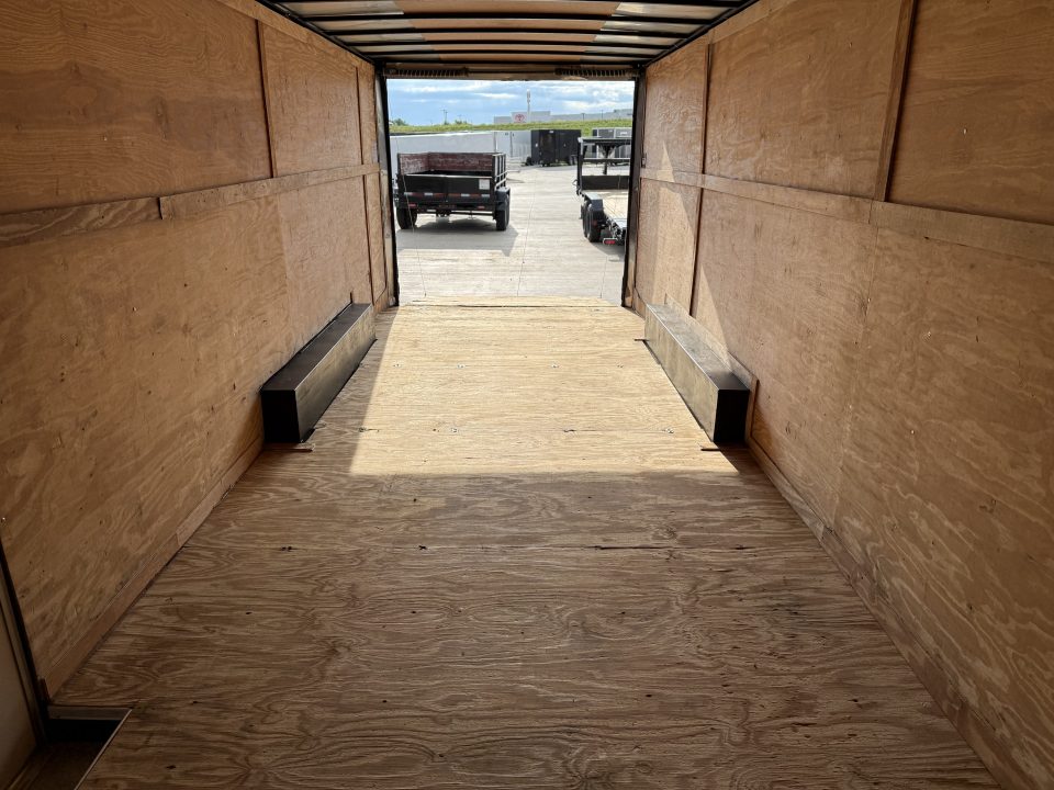 Used USED 2018 Spartan 8.5x24+2v dovetail enclosed cargo car hauler trailer Rear Ramp Door