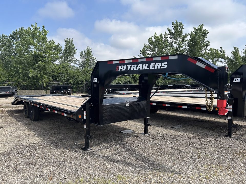 New 2026 PJ Trailers 102 IN X 25 FT LOW-PRO GOOSENECK DECK OVER WITH MONSTER RAMPS 14 PLY TIRES