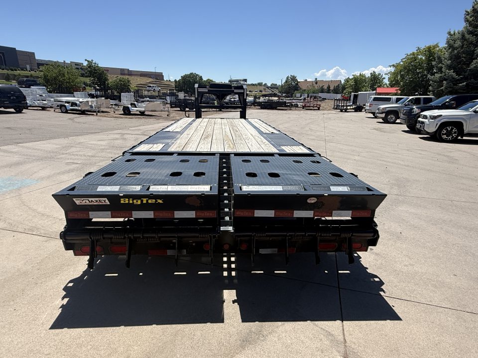 Used 2018 Big Tex 14GN-20+5 Flatbed Trailer