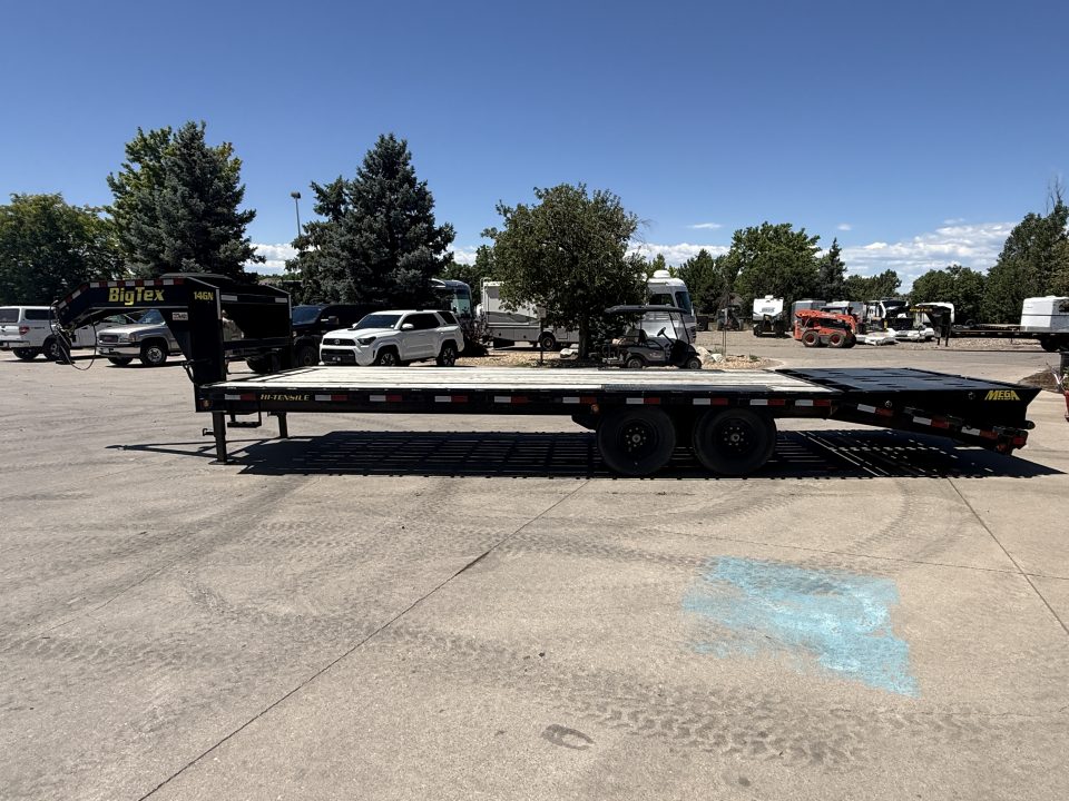 Used 2018 Big Tex 14GN-20+5 Flatbed Trailer