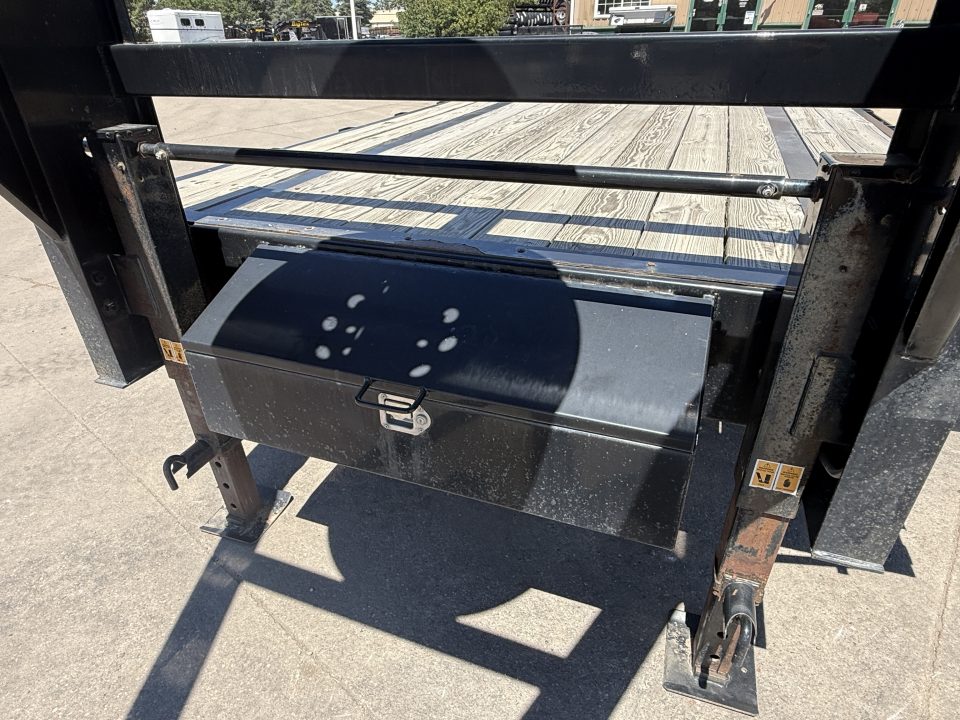 Used 2018 Big Tex 14GN-20+5 Flatbed Trailer