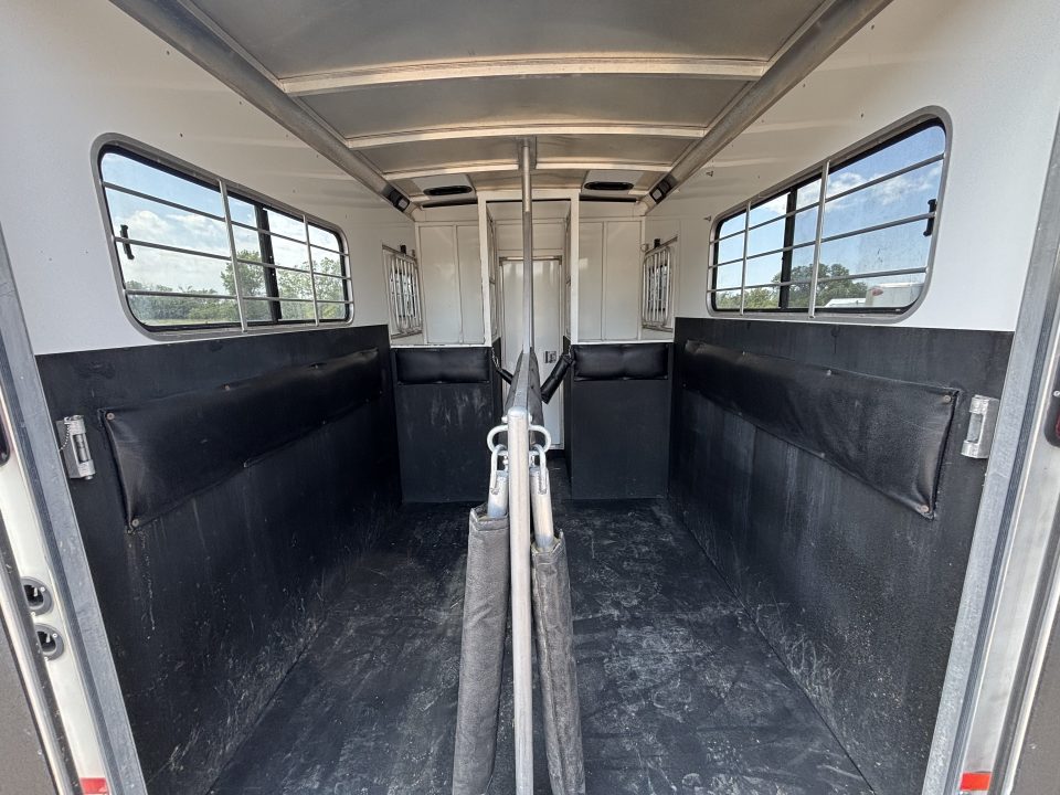 Used 2005 Sundowner 2 Horse Trailer