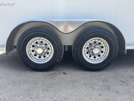 Used 2005 Sundowner 2 Horse Trailer