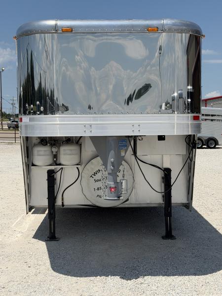 Used 2005 Exiss 4 Horse Gooseneck Living Quarters Horse Trailer
