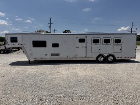 Used 2005 Exiss 4 Horse Gooseneck Living Quarters Horse Trailer