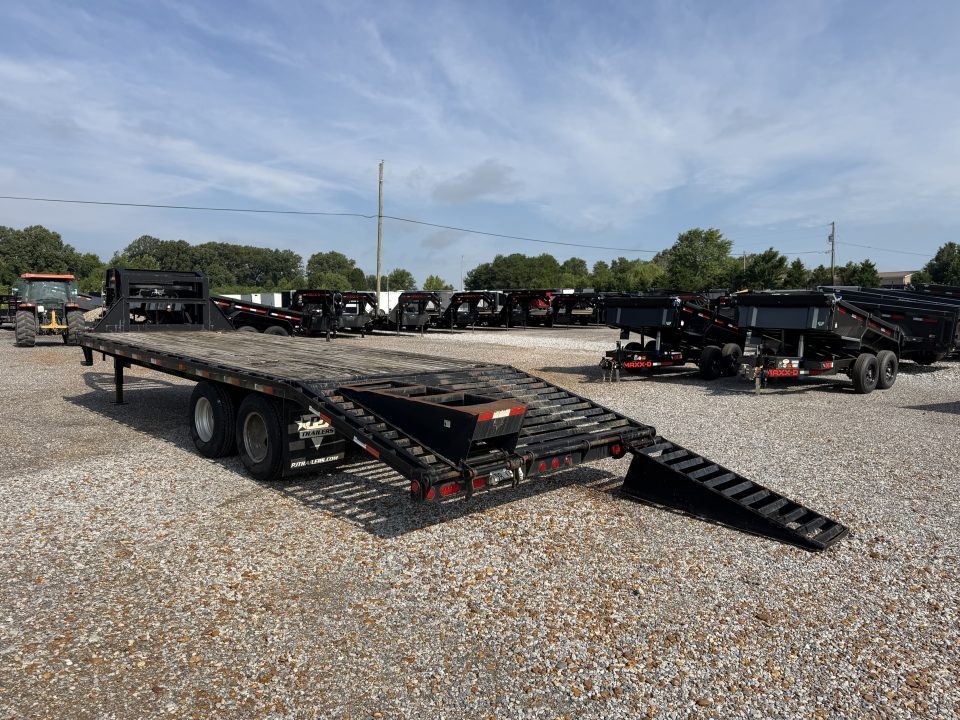 Used 2015 PJ 102"X25' 20K GVWR Gooseneck Flatbed Trailer