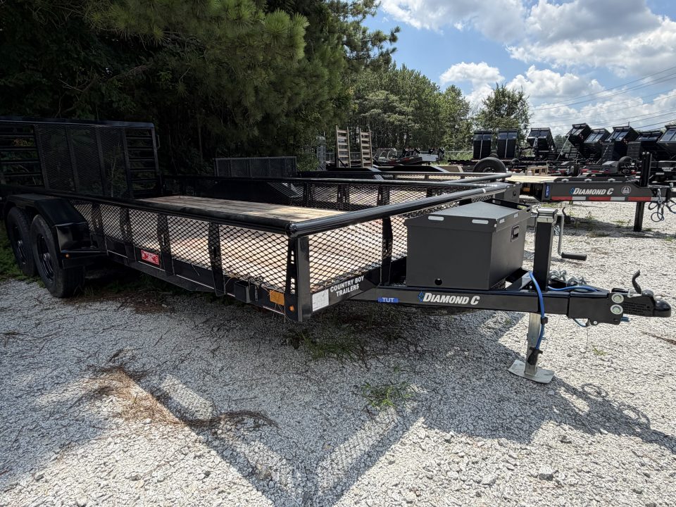 New 2027 Diamond C 83x18' Utility, 2 6K Axles, Mesh Sides TUT206