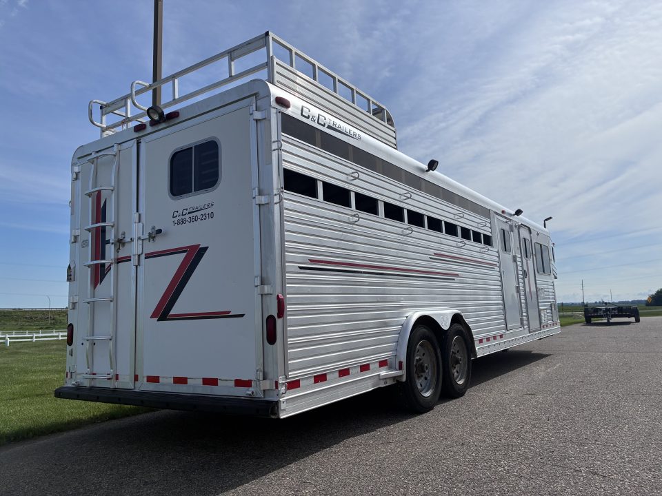 Used 2003 C&C LQ Stock/Combo Horse Trailer