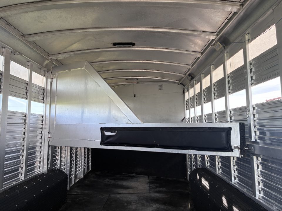 Used 2003 C&C LQ Stock/Combo Horse Trailer