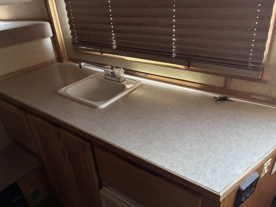 Used 2003 C&C LQ Stock/Combo Horse Trailer