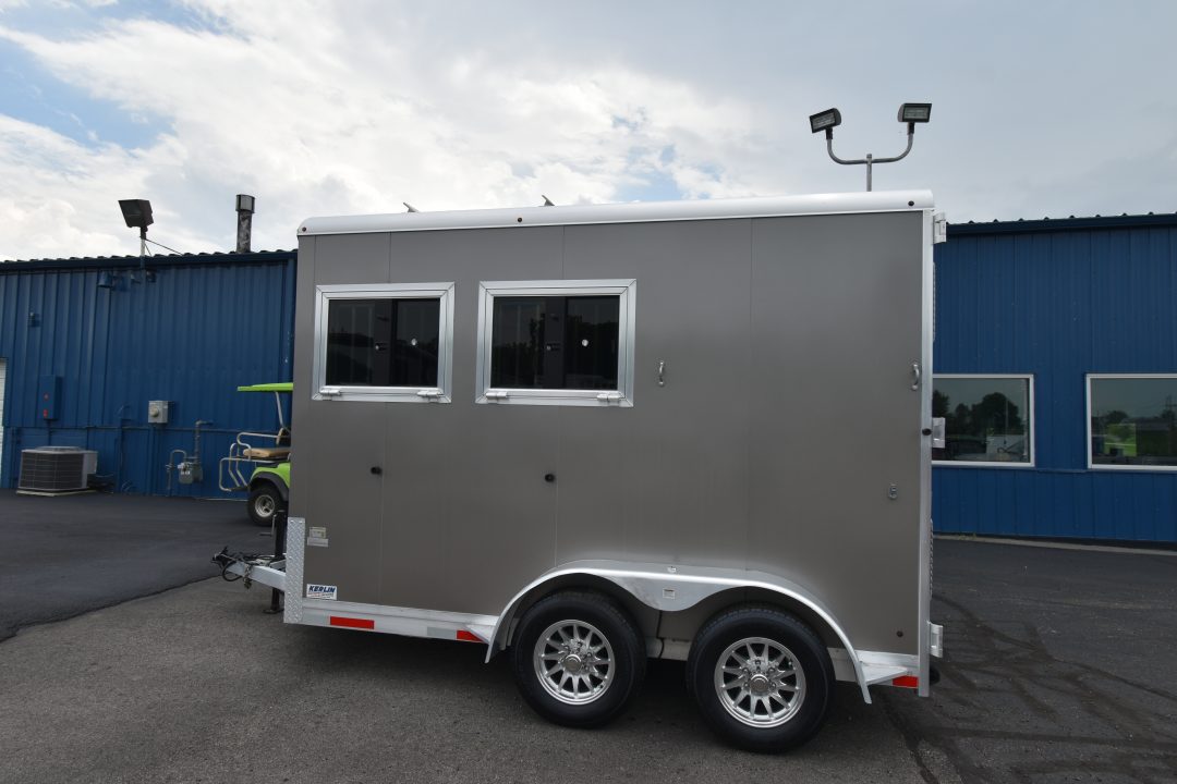 Used 2022 Merhow Trailers 2 horse bp Bronco Horse Trailer
