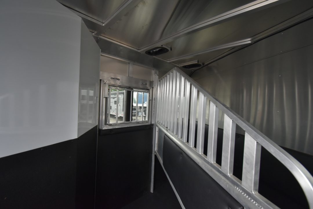 Used 2022 Merhow Trailers 2 horse bp Bronco Horse Trailer