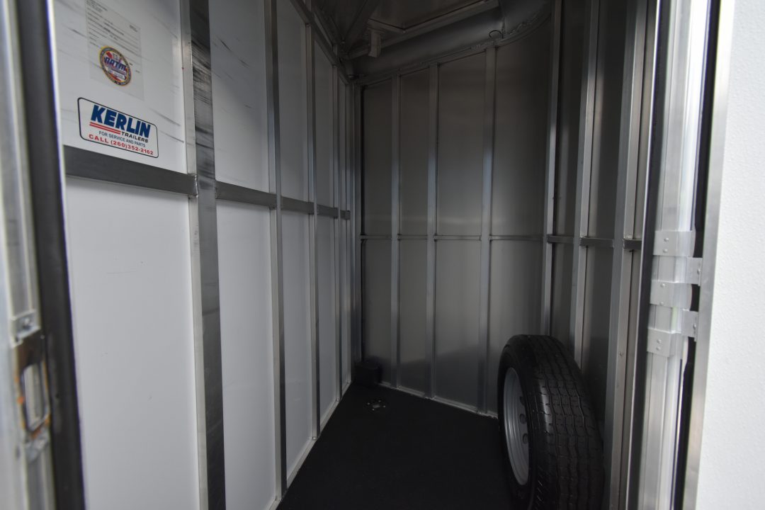 Used 2022 Merhow Trailers 2 horse bp Bronco Horse Trailer
