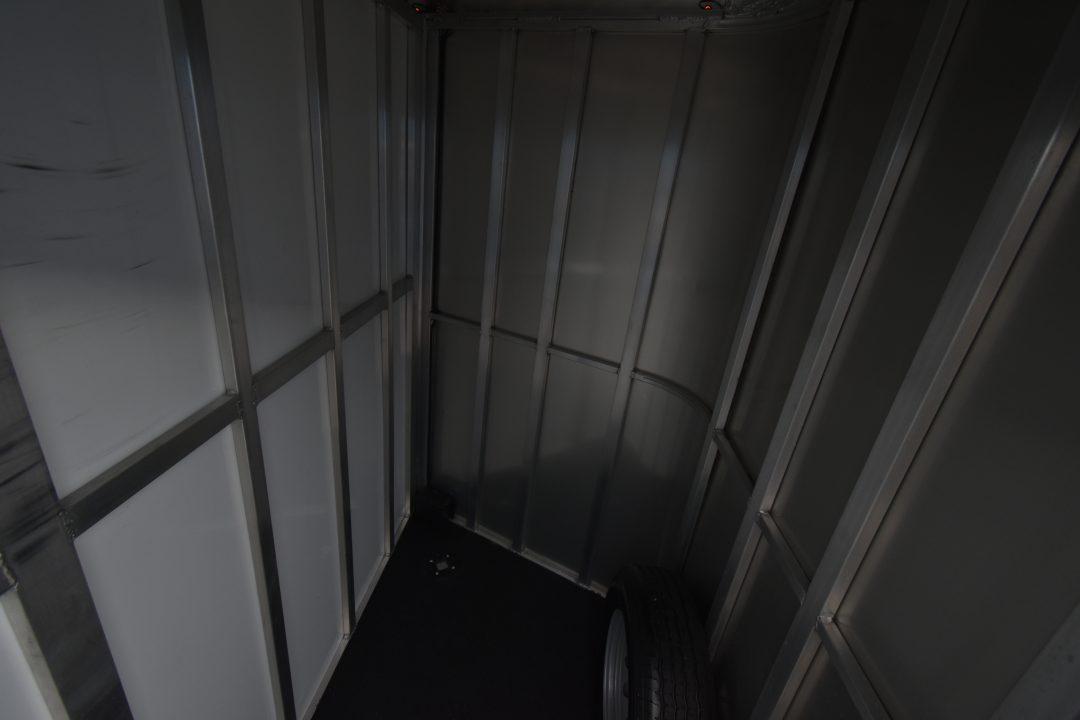 Used 2022 Merhow Trailers 2 horse bp Bronco Horse Trailer