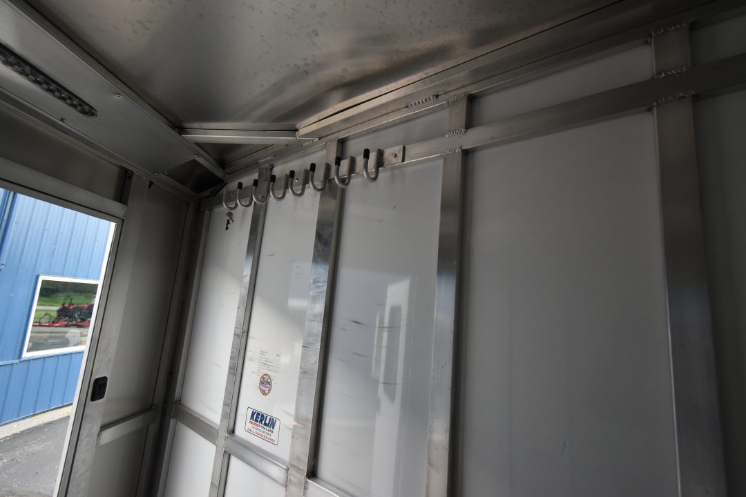 Used 2022 Merhow Trailers 2 horse bp Bronco Horse Trailer