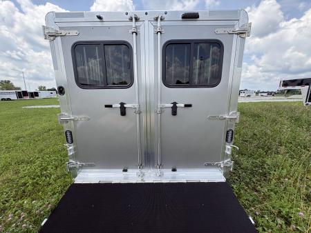 New 2026 Exiss 8 Pen Trailer
