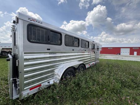 New 2026 Exiss 8 Pen Trailer