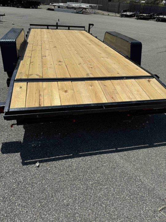 New 2026 Down 2 Earth Trailers DTE8218WCH3.5B Car Hauler