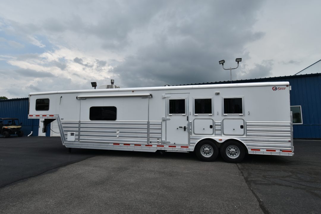 Used 2014 Kiefer Manufacturing Genesis Horse Trailer