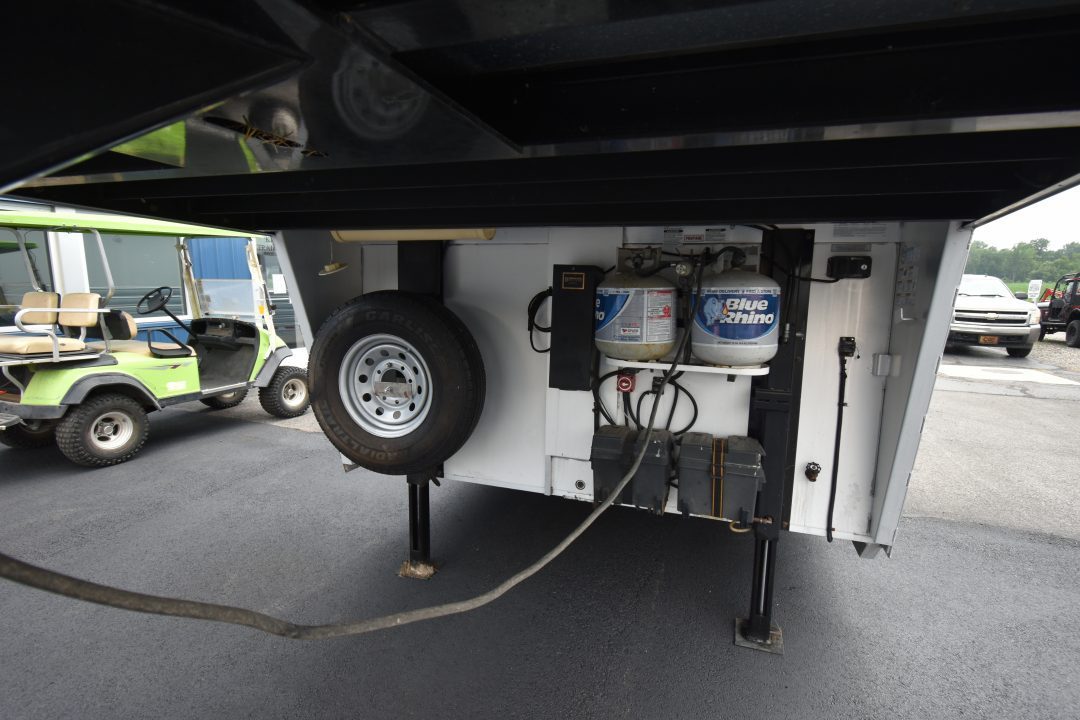 Used 2014 Kiefer Manufacturing Genesis Horse Trailer