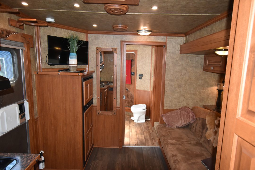 Used 2014 Kiefer Manufacturing Genesis Horse Trailer