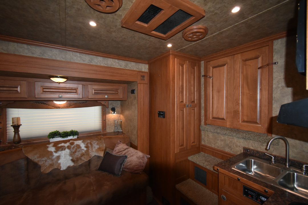 Used 2014 Kiefer Manufacturing Genesis Horse Trailer