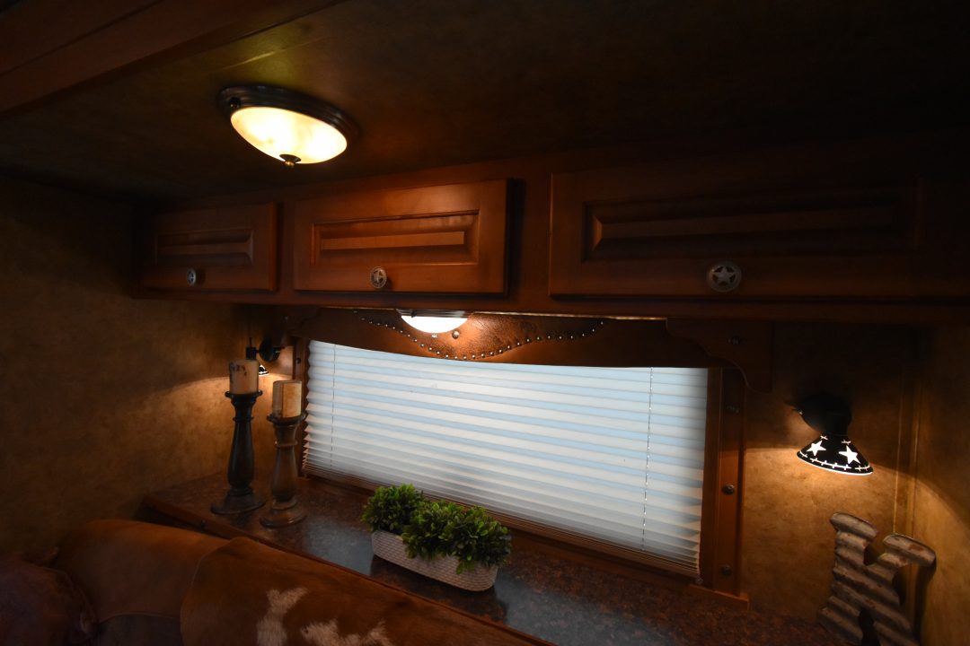 Used 2014 Kiefer Manufacturing Genesis Horse Trailer
