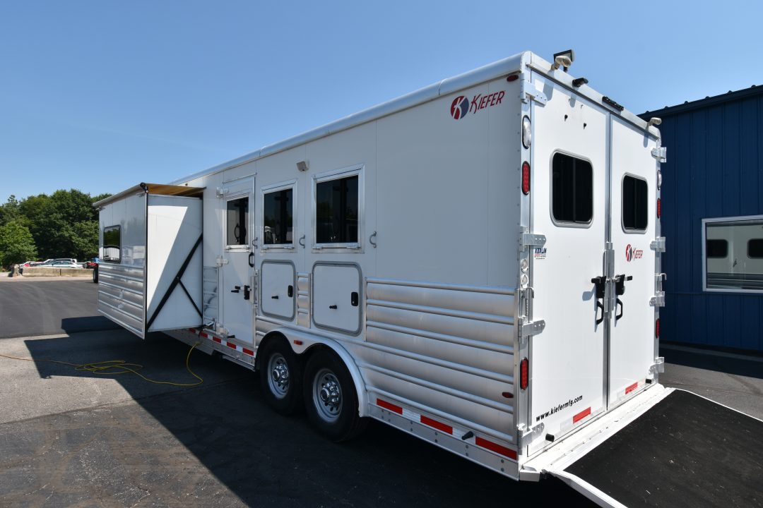 Used 2014 Kiefer Manufacturing Genesis Horse Trailer