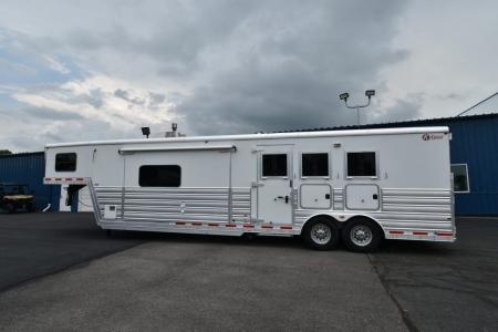 Used 2014 Kiefer Manufacturing Genesis Horse Trailer